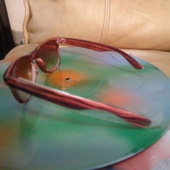 Wood Grain Classic Style Summer Shades Sunglasses - Picture 2 of 2